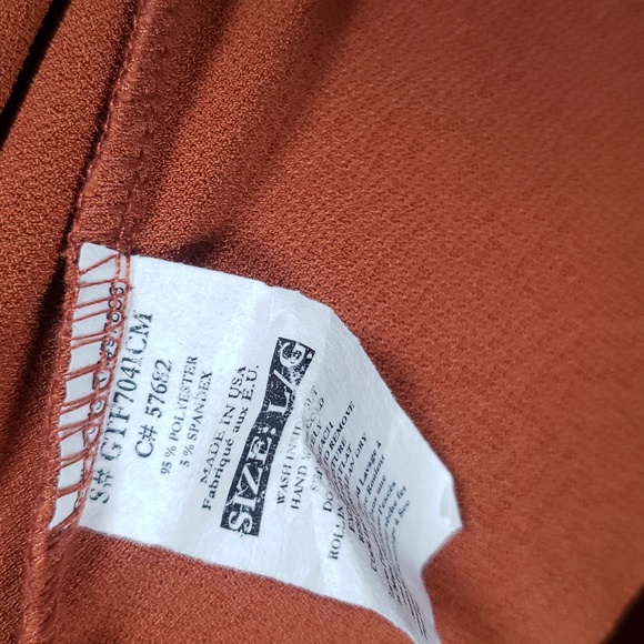 🤎GREEN ENVELOPE CASUAL TEE IN BROWN  SIZE LARGE 🤎 - Picture 5 of 10